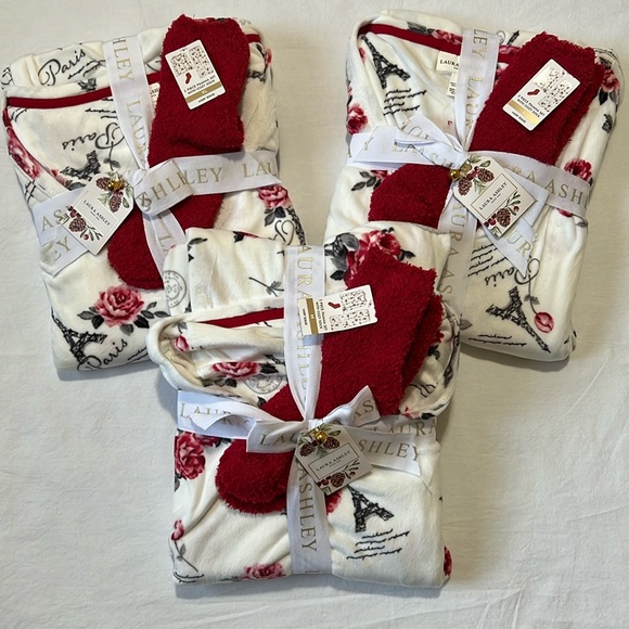 Laura Ashley Intimates & Sleepwear 3 Pcs Set Laura Ashley White